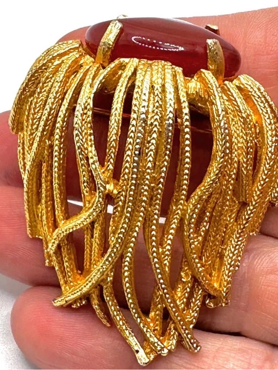 Vintage Hattie Carnegie Unsigned Gold Tone Brooch - Picture 4 of 9